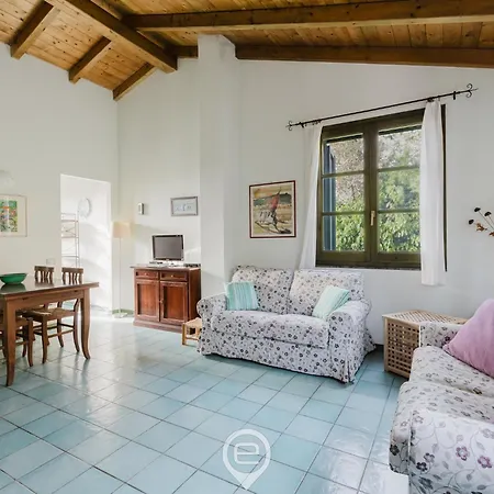 Casa Laura Holiday home *